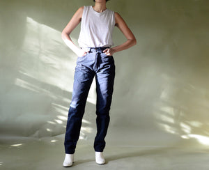 90s black high waist button fly mom jeans // 25W