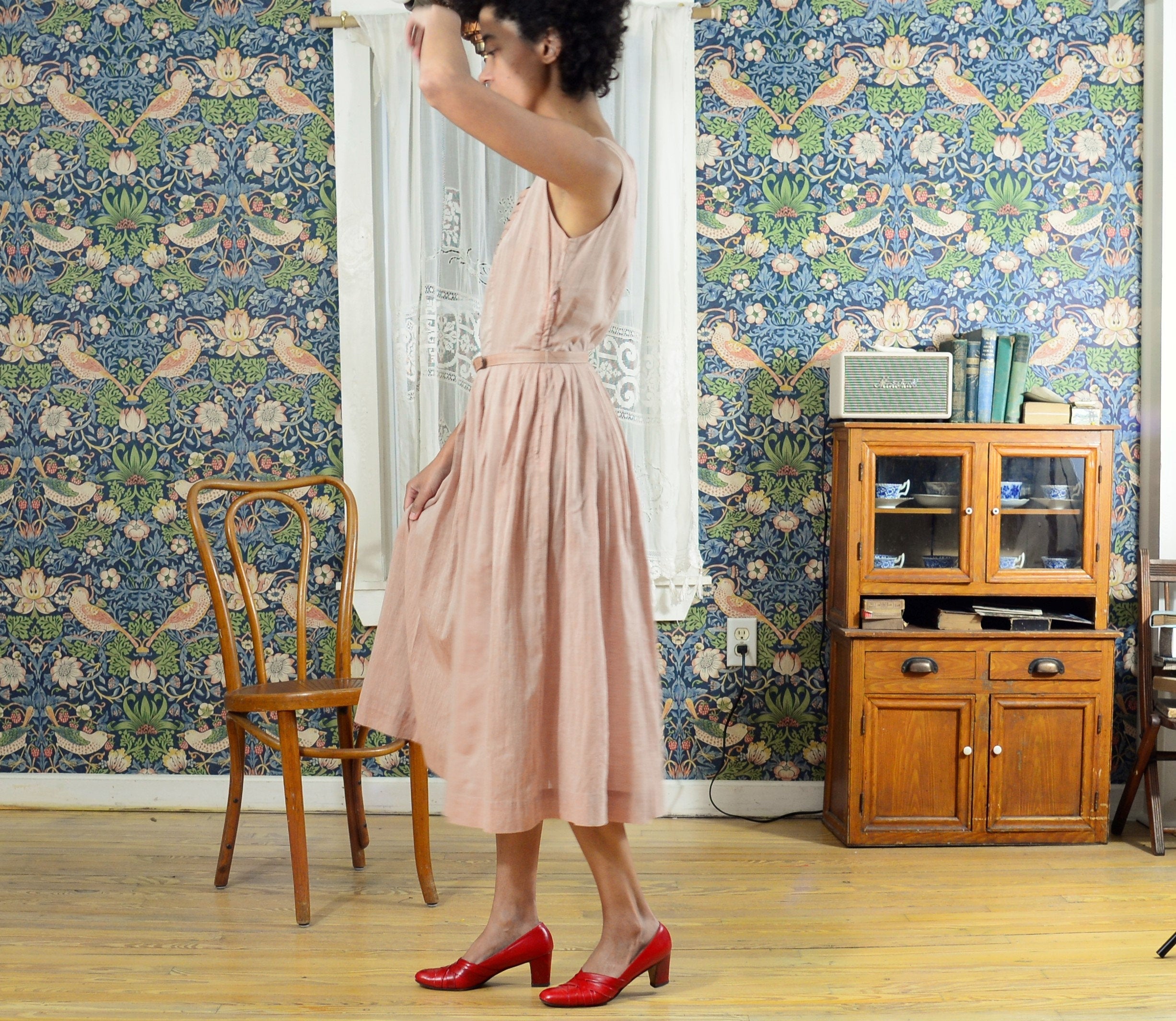 40s pink chambray cotton voile fit and flare dress with ribbon scallop Page of Air 40s pink chambray cotton voile fit and flare dress with ribbon scallop Page of Air