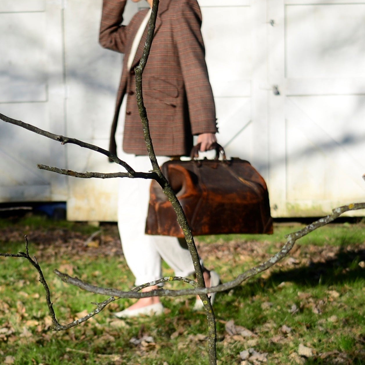 1900s Victorian oversized distressed leather doctor bag – Page of Air