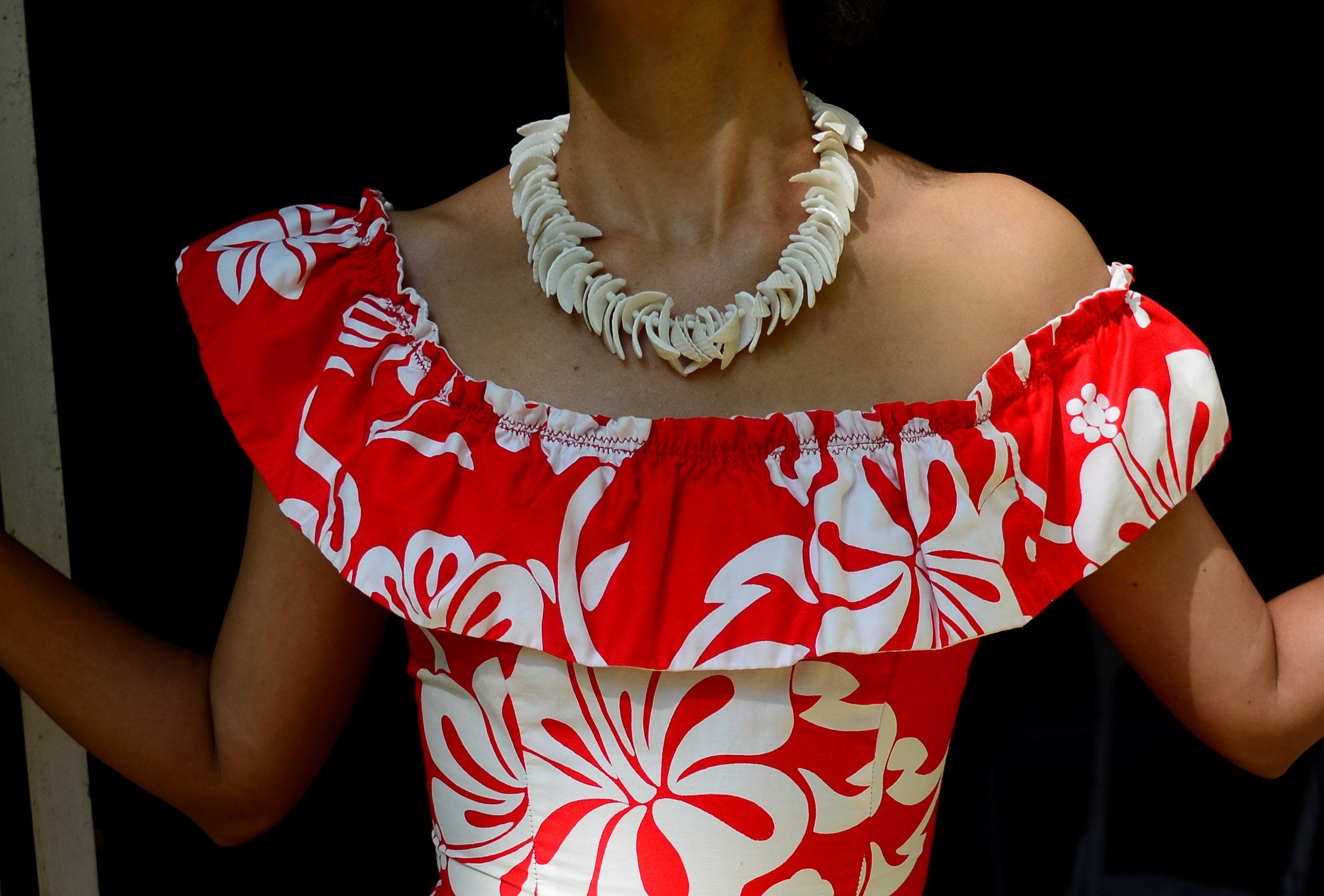 vintage ivory shell and bead necklace, 18.5" length