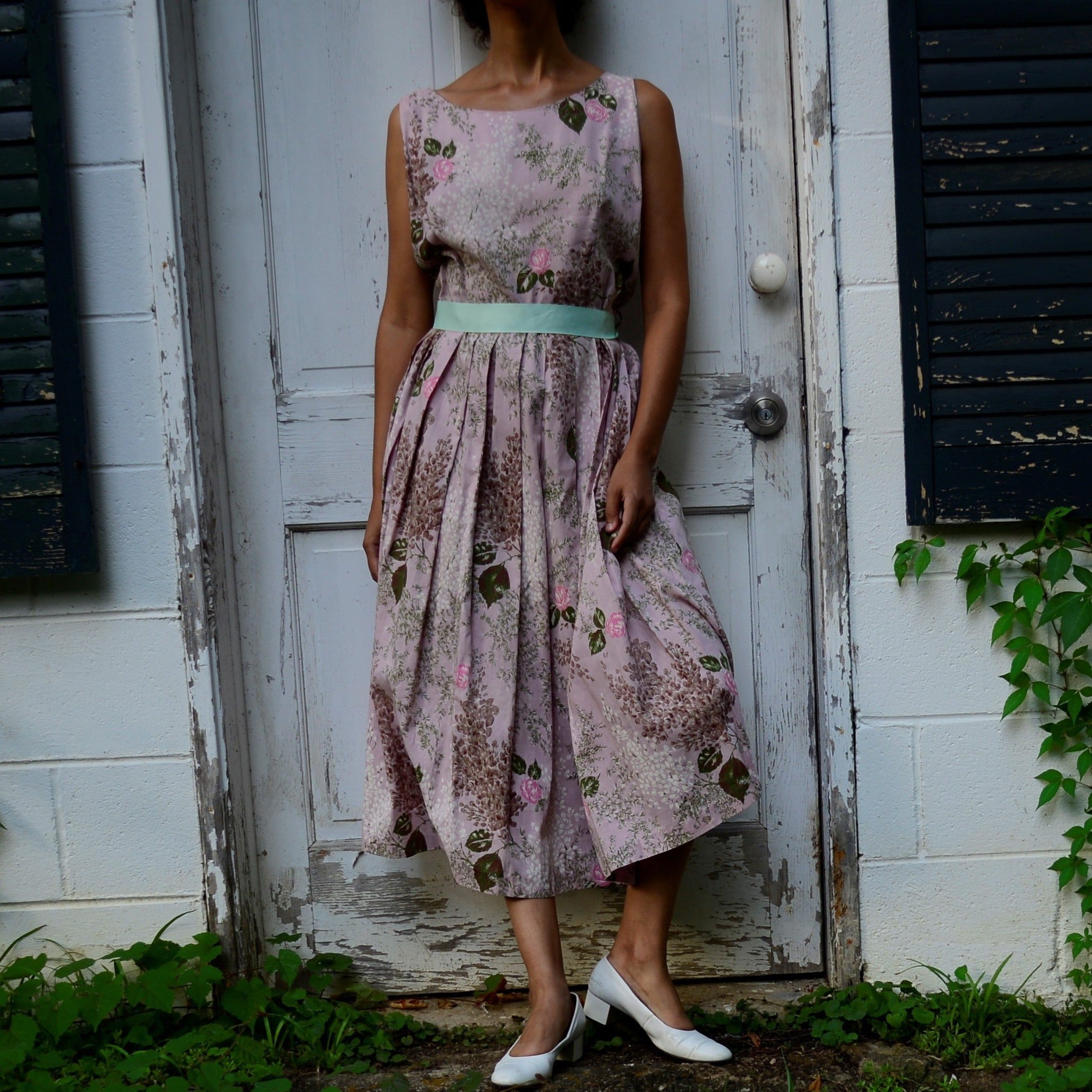 1950s cotton pink floral print pleated fit and flare dress // s-m-l // 32" waist