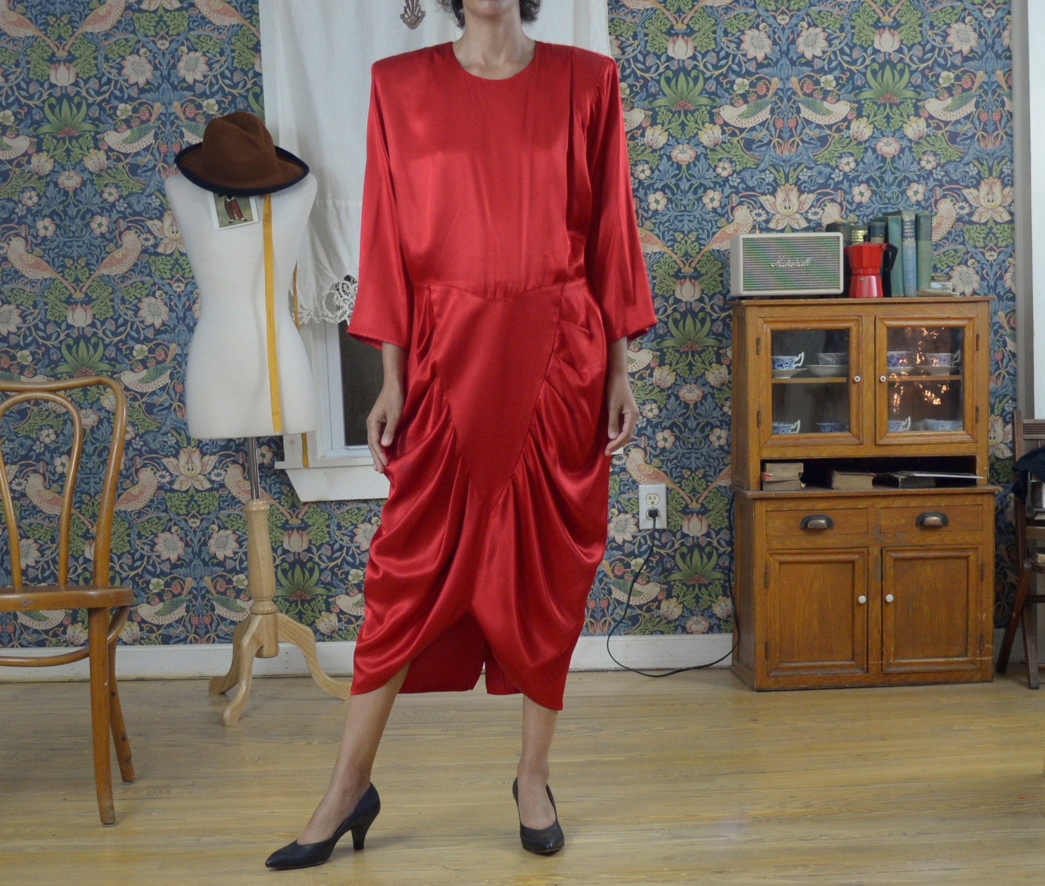 80s red satin ruched dolman sleeve dress // US 12, M/L, oversized on small