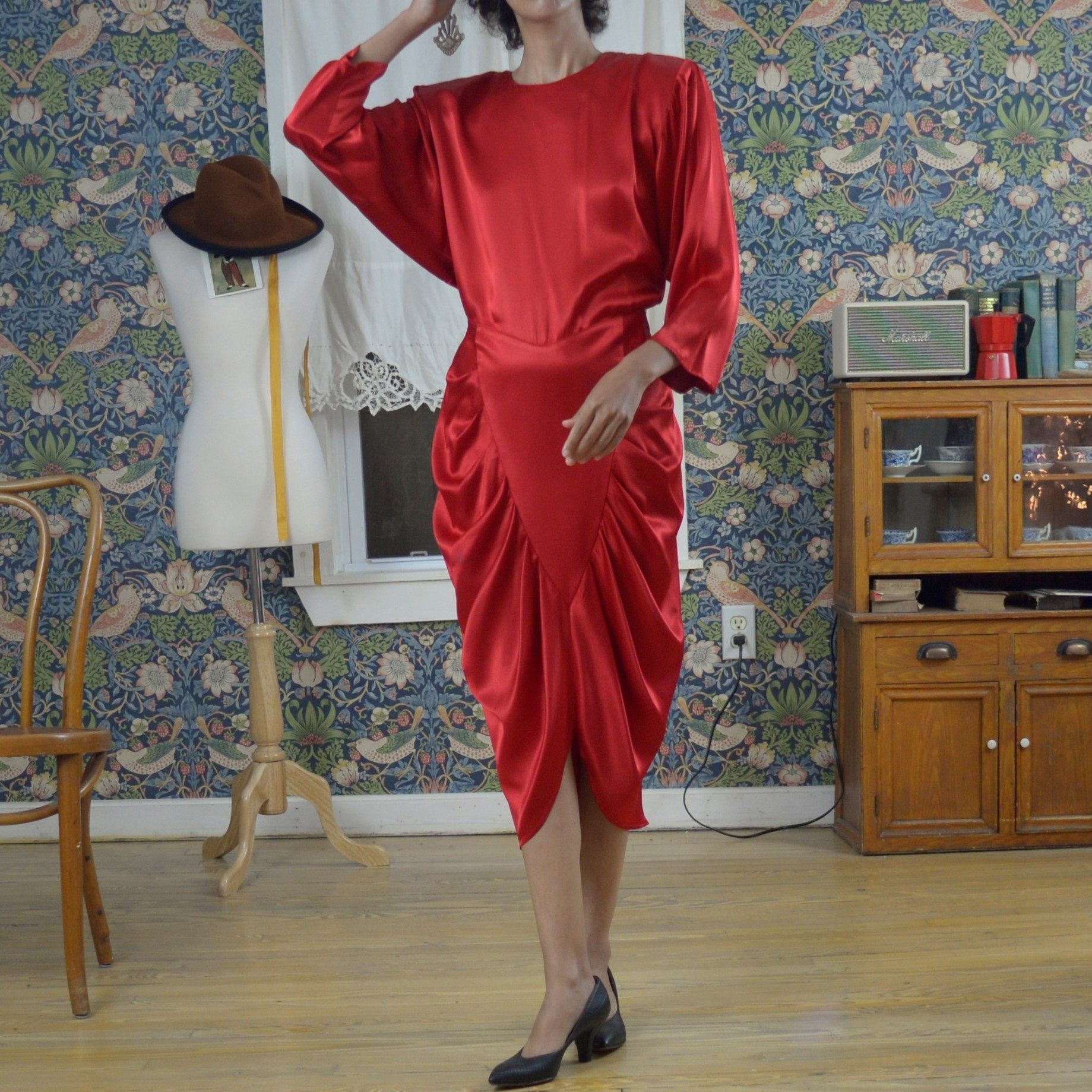 80s red satin ruched dolman sleeve dress // US 12, M/L, oversized on s – Page of Air 80s red satin ruched dolman sleeve dress // US 12, M/L, oversized on s – Page of Air