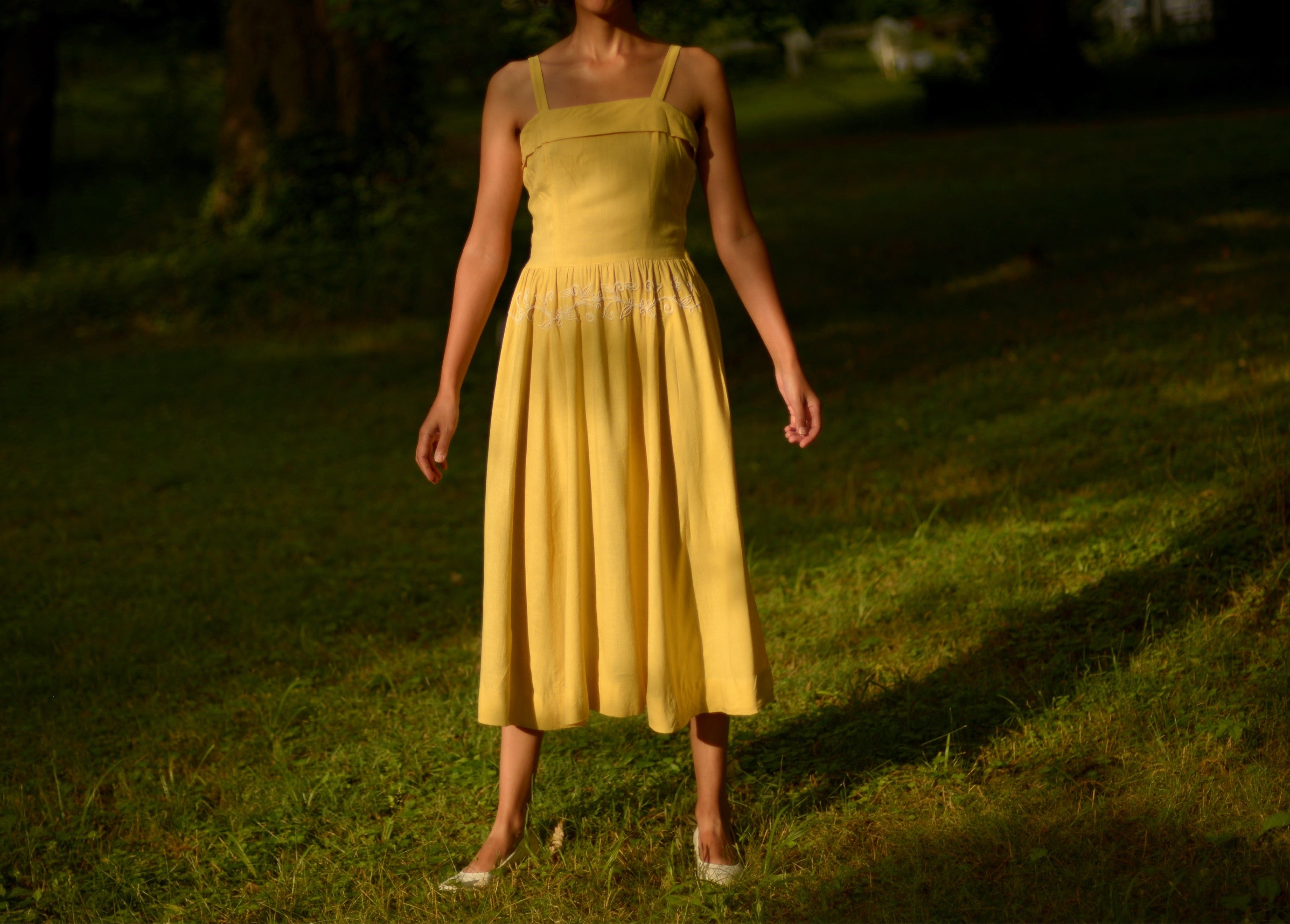 1940s yellow linen sun dress with embroidery detail, small-medium
