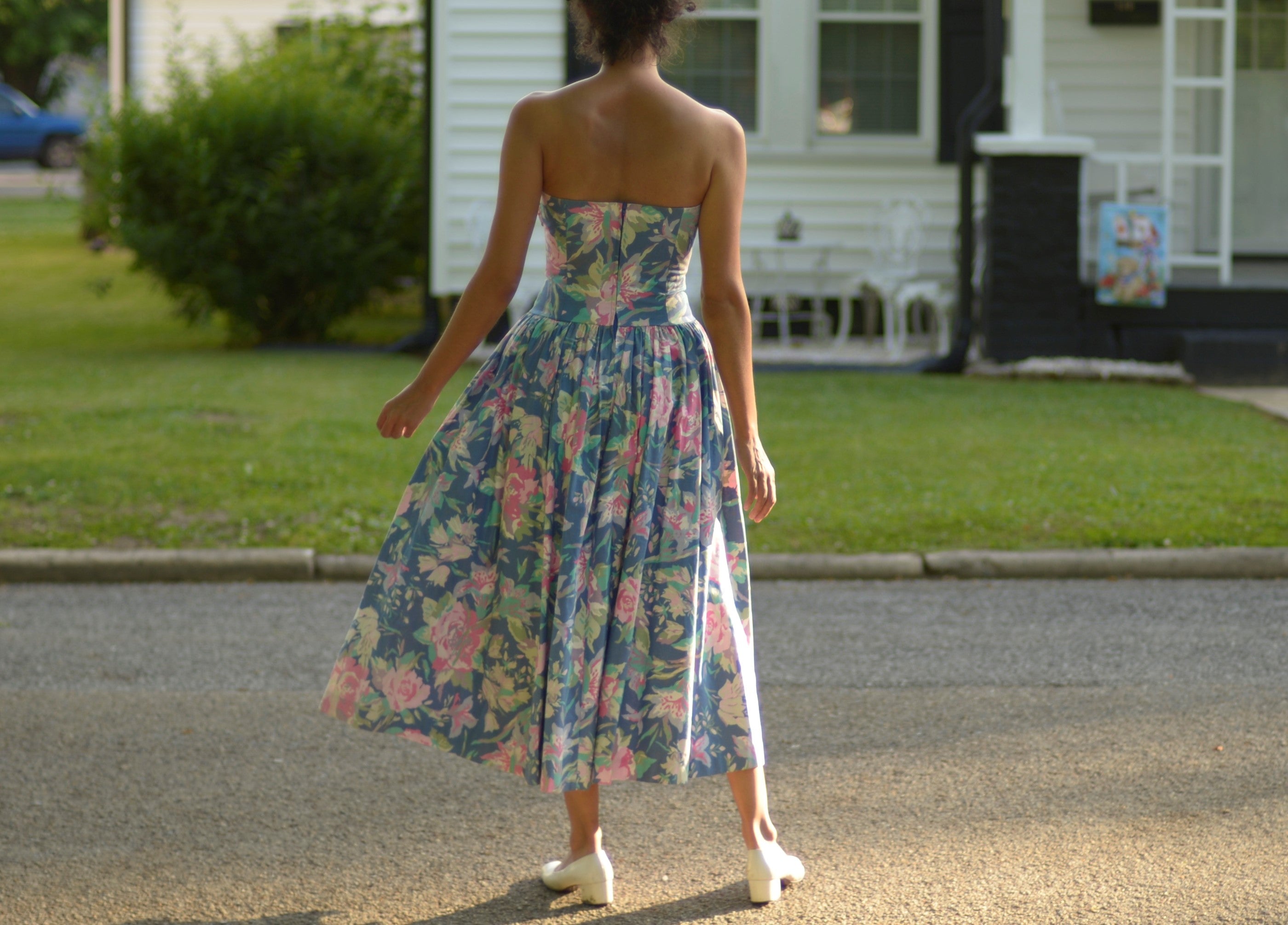 80s Laura Ashley cotton floral fit and flare strapless dress, small – Page of Air 80s Laura Ashley cotton floral fit and flare strapless dress, small – Page of Air