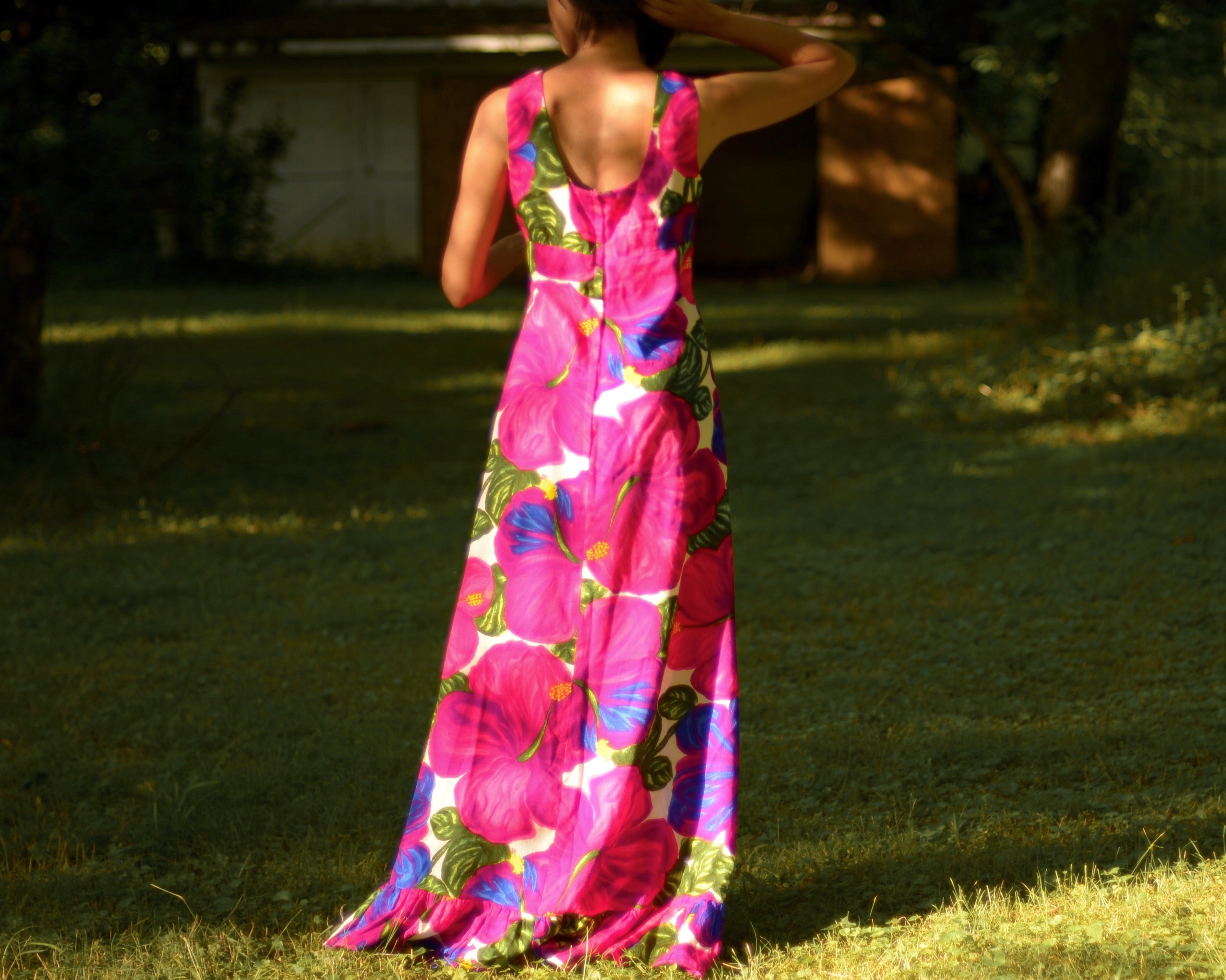 1960s Hawaiian oversized tropical floral maxi dress, medium-large
