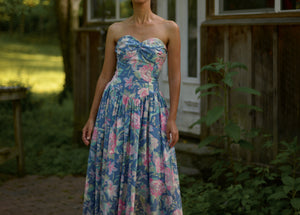 80s Laura Ashley cotton floral fit and flare strapless dress, small – Page of Air 80s Laura Ashley cotton floral fit and flare strapless dress, small – Page of Air